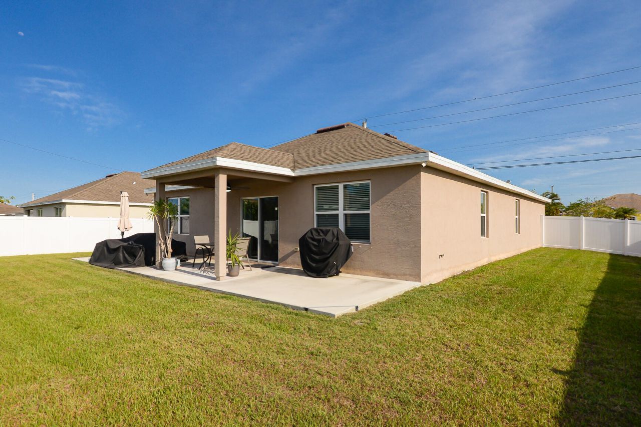 567 SW Paar Drive, Port Saint Lucie, FL 34953 Photo