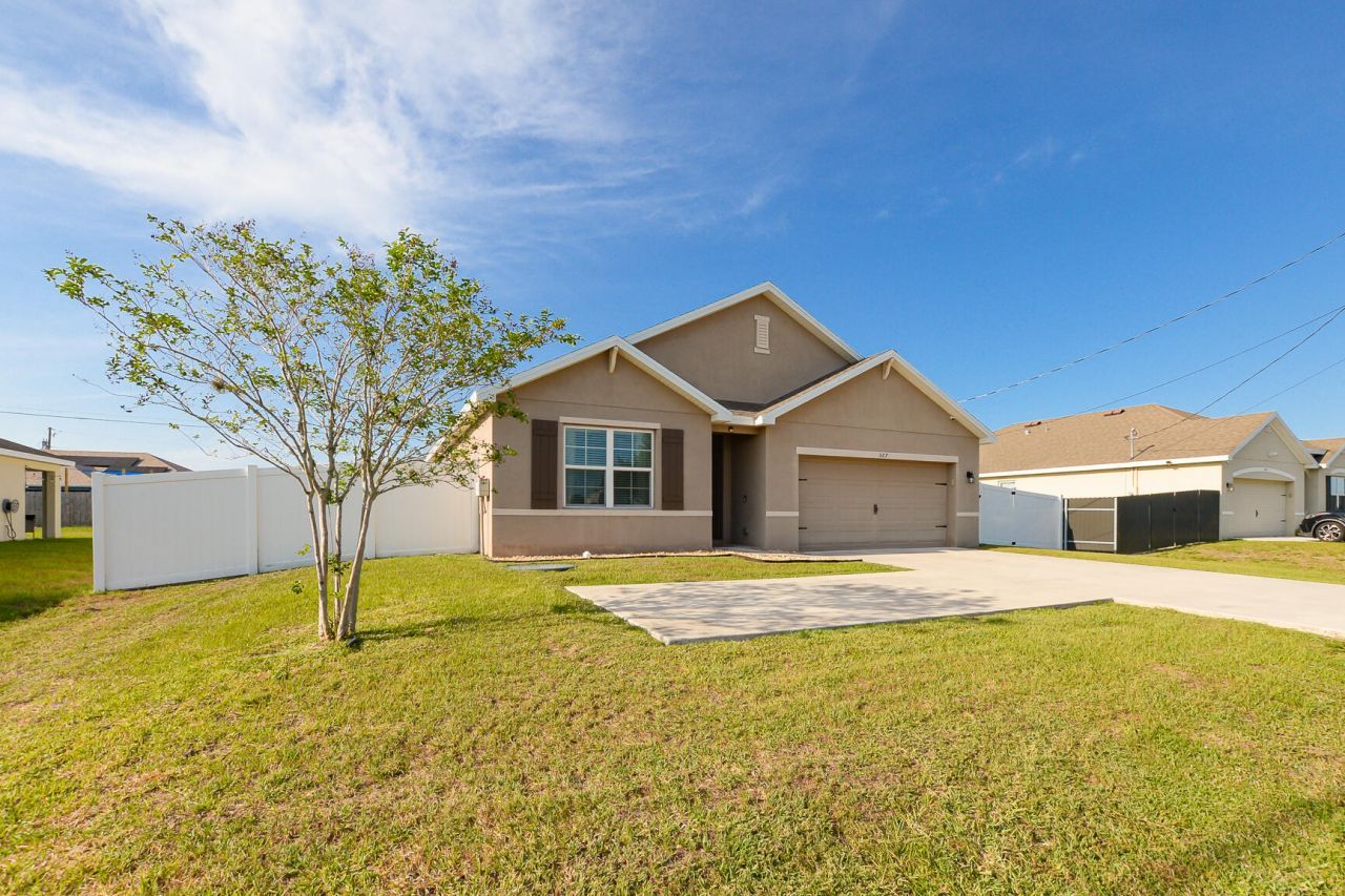 567 SW Paar Drive, Port Saint Lucie, FL 34953 Photo