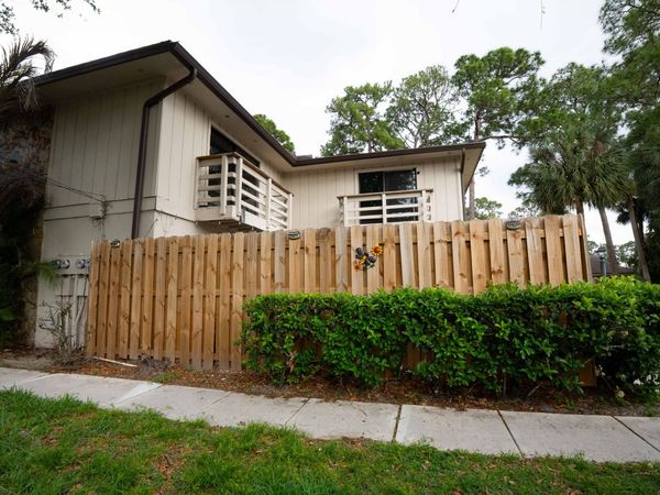 2811 Stoneway Lane, Unit B, Fort Pierce, FL 34982