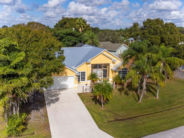3502 SE Hyde Circle, Port St. Lucie, FL 34984