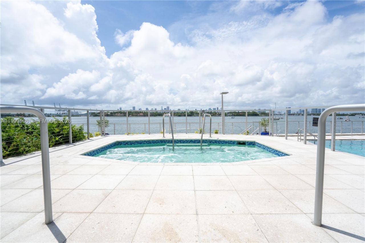 800 West Ave, Unit 946, Miami Beach, FL 33139 Photo