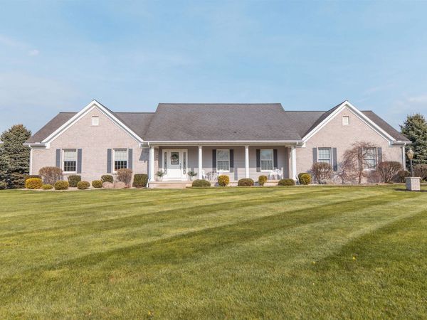 5490 N Sawgrass Lane, Leesburg, IN 46538