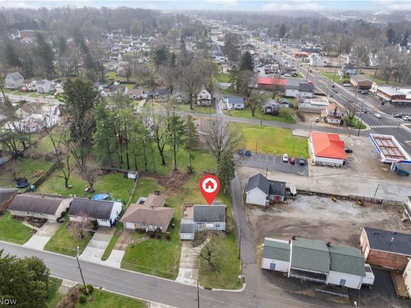 1722 39th Street NW, Canton, OH 44709 Photo 2