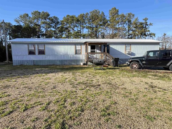 1212 Kingcrest Dr., Loris, SC 29569