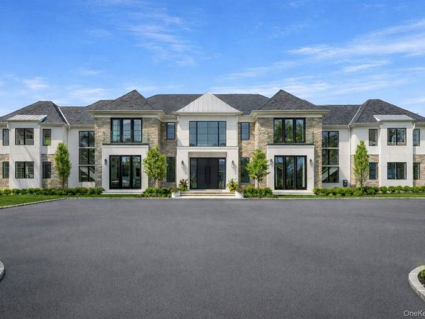 30 Evans Drive , Brookville, NY 11545