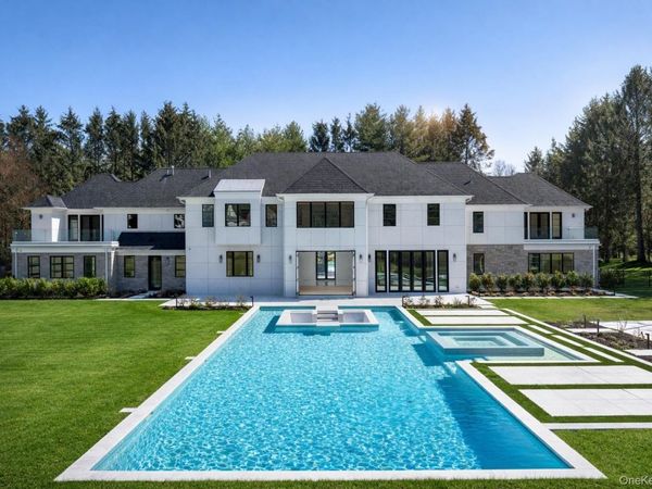 30 Evans Drive, Brookville, NY 11545