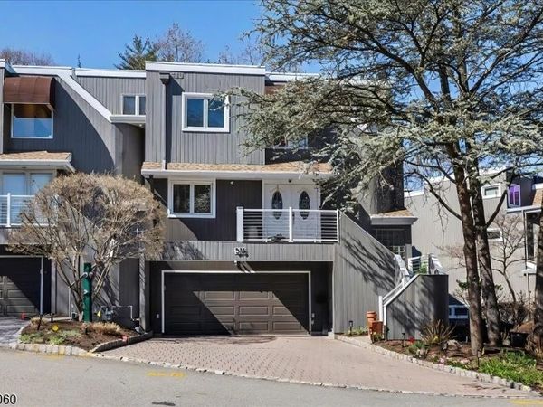 376 Kenwood St, Englewood, NJ 07631