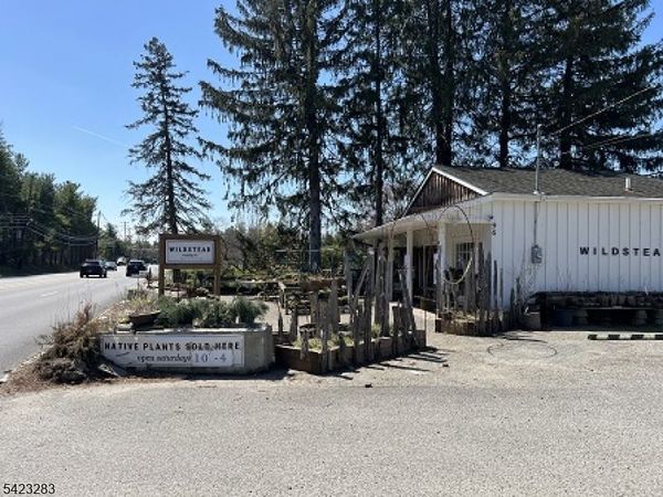 96 River Rd, East Hanover, NJ 07936