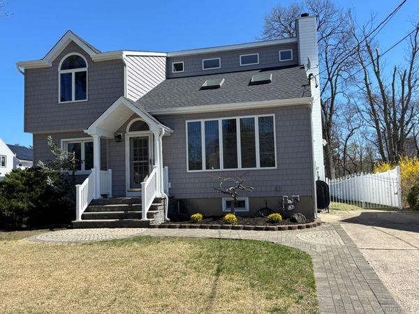 2689 Cedar Court , Oceanside, NY 11572