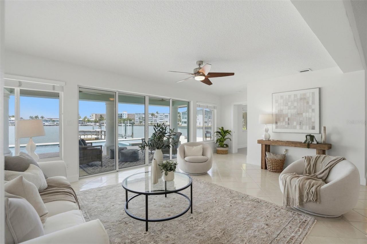 7172 S Shore Drive S, Saint Petersburg, FL 33707 Photo