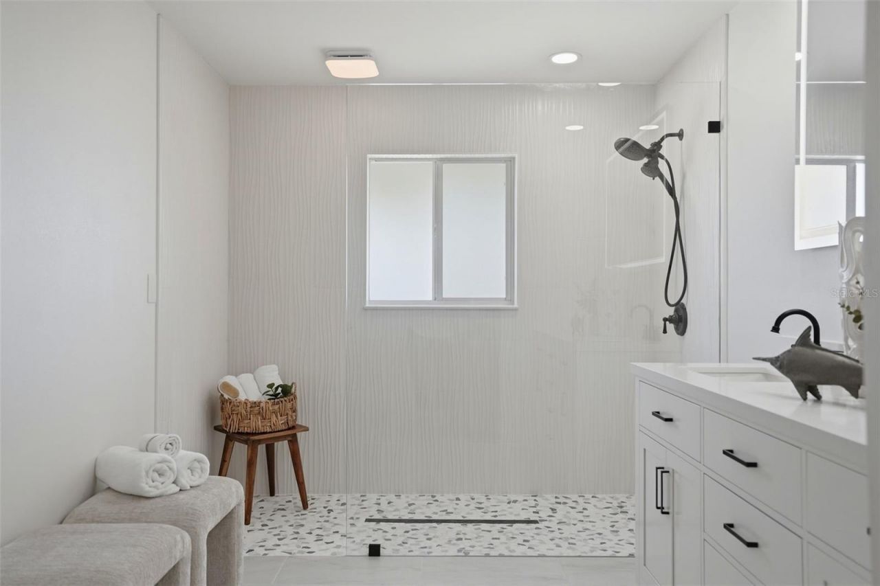 7172 S Shore Drive S, Saint Petersburg, FL 33707 Photo