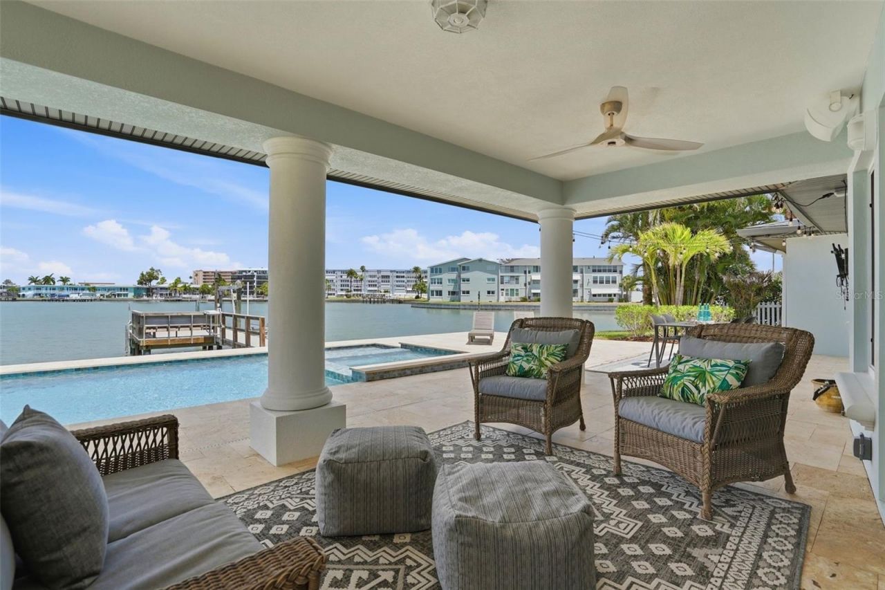 7172 S Shore Drive S, Saint Petersburg, FL 33707 Photo