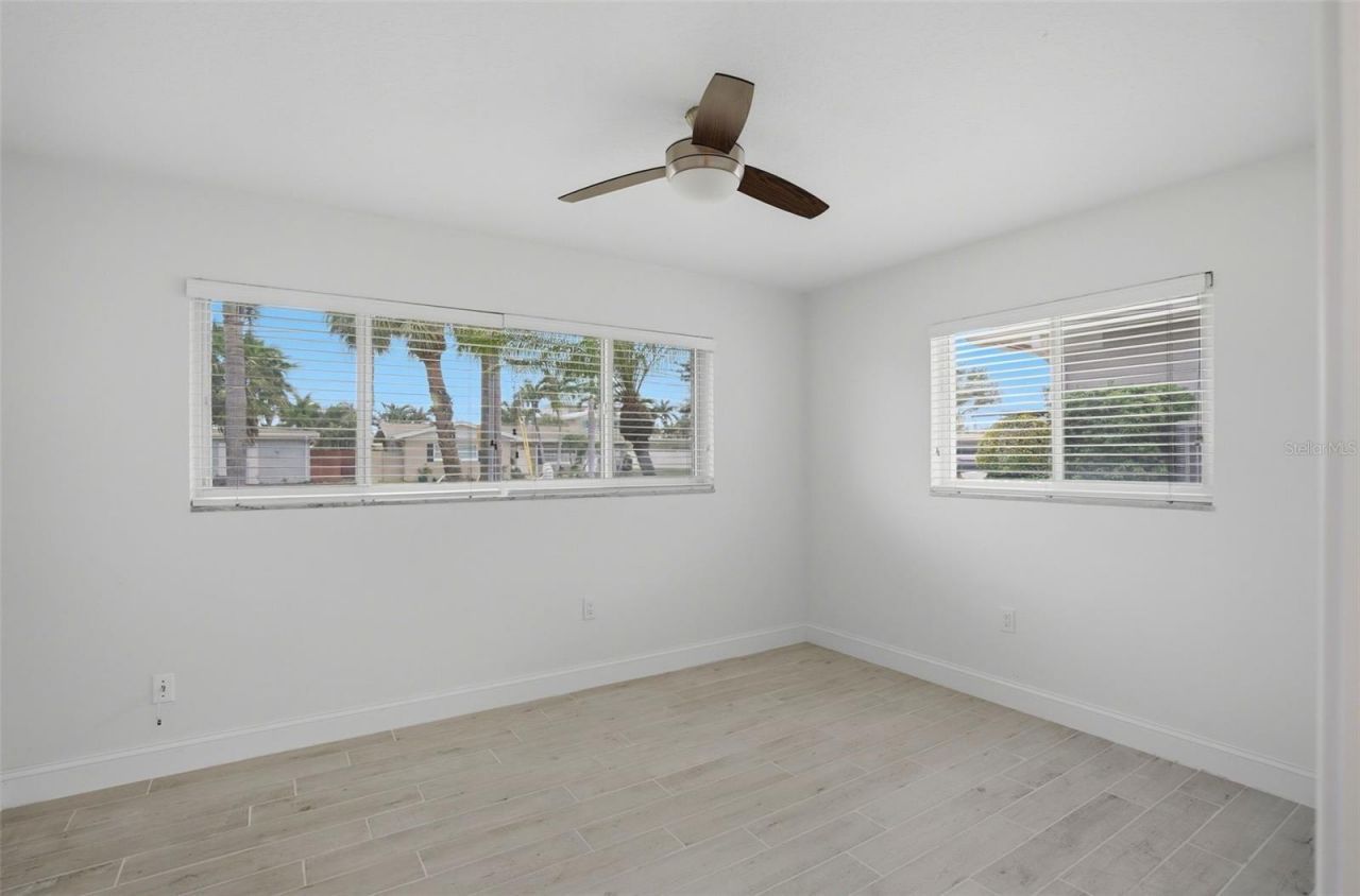 7172 S Shore Drive S, Saint Petersburg, FL 33707 Photo