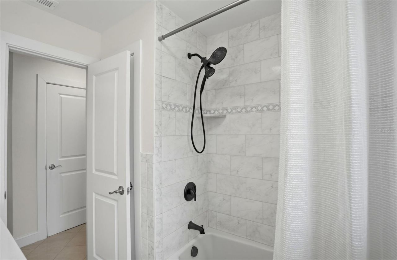 7172 S Shore Drive S, Saint Petersburg, FL 33707 Photo