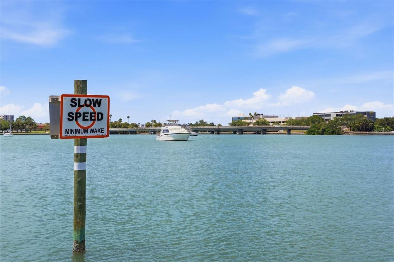 7172 S Shore Drive S, Saint Petersburg, FL 33707 Photo