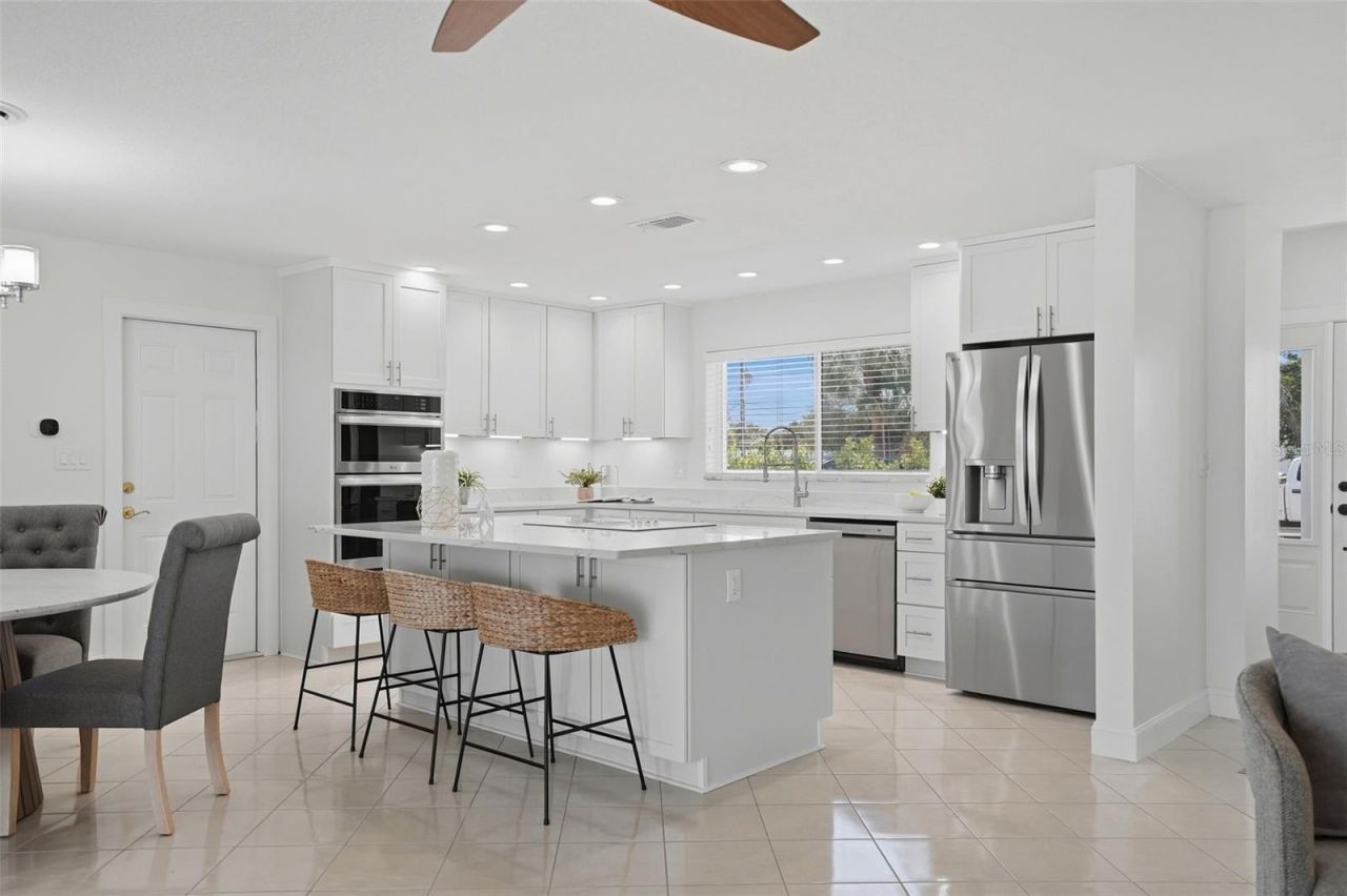 7172 S Shore Drive S, Saint Petersburg, FL 33707 Photo