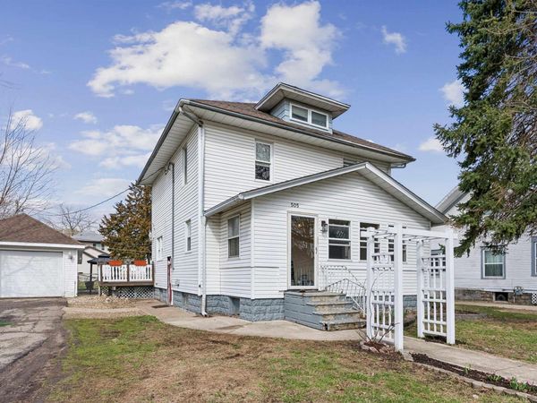 505 SW 5th Avenue, Independence, IA 50644