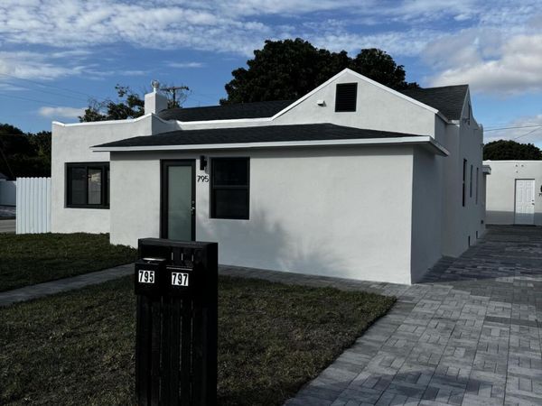 795 Highland Drive, West Palm Beach, FL 33405