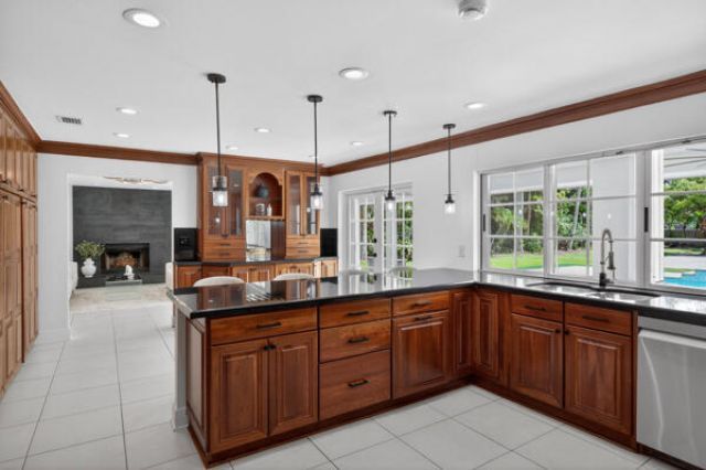 5510 W Castlegate Avenue, Davie, FL 33331 Photo