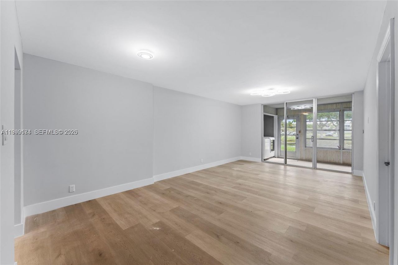 3141 NW 47th Ter, Unit 121, Lauderdale Lakes, FL 33319 Photo