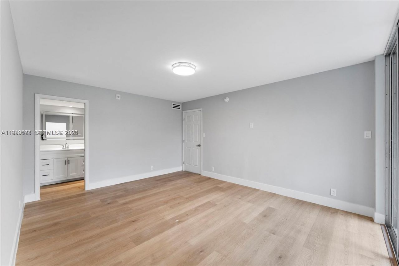 3141 NW 47th Ter, Unit 121, Lauderdale Lakes, FL 33319 Photo