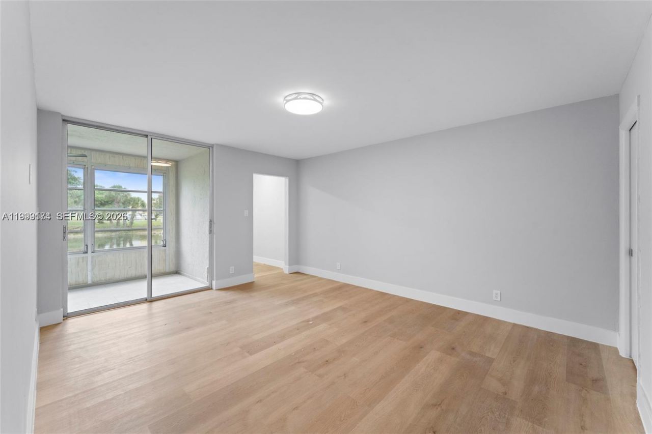 3141 NW 47th Ter, Unit 121, Lauderdale Lakes, FL 33319 Photo