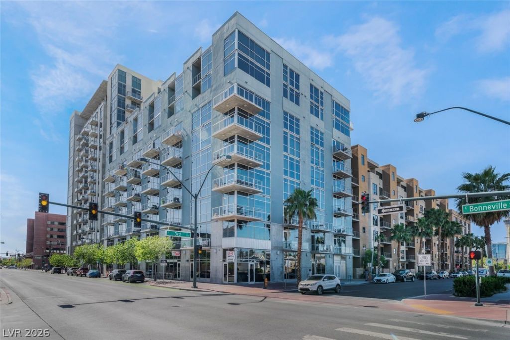 353 E Bonneville Avenue, Unit 746, Las Vegas, NV 89101 Main Photo