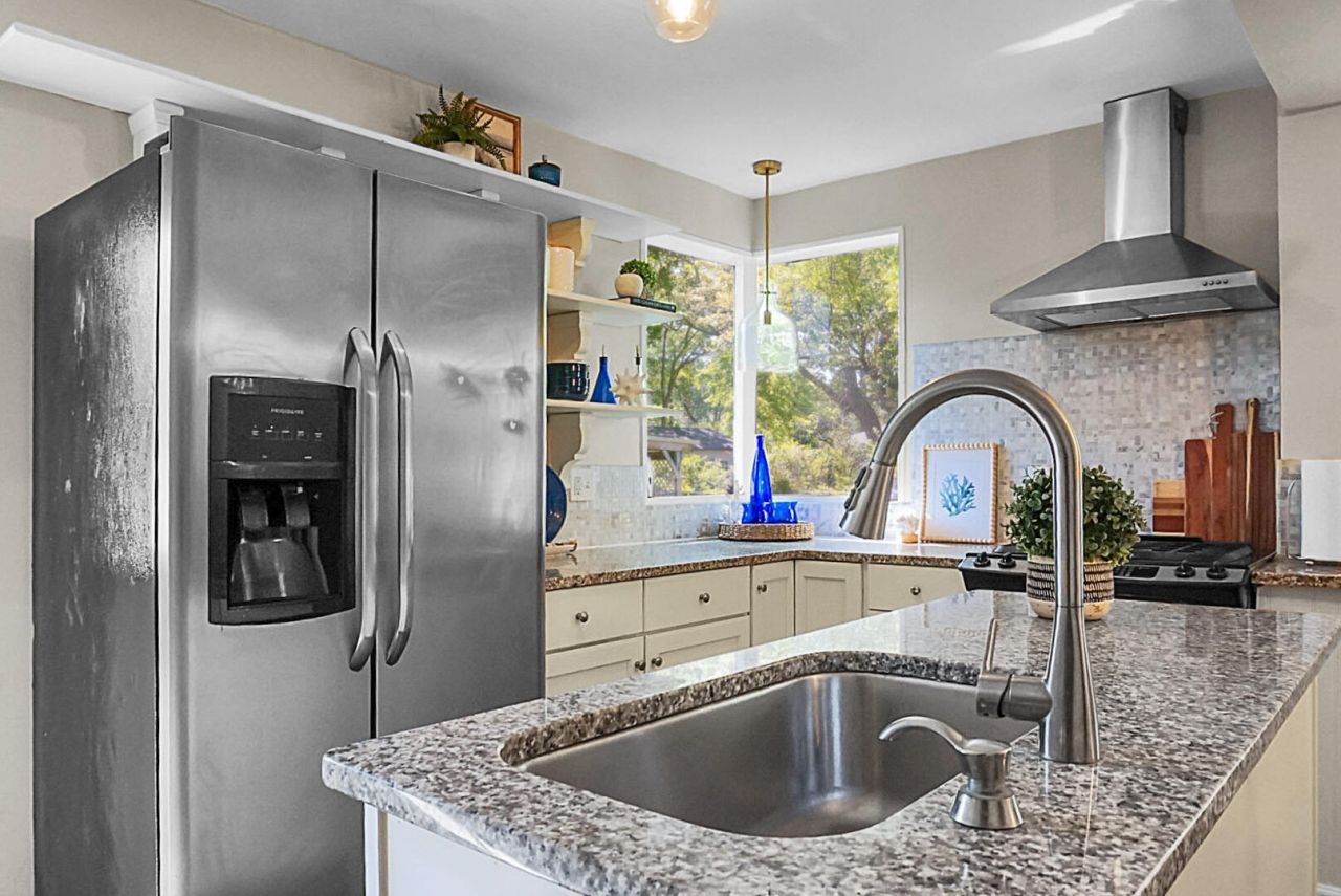 1010 Bradford Avenue Photo 13