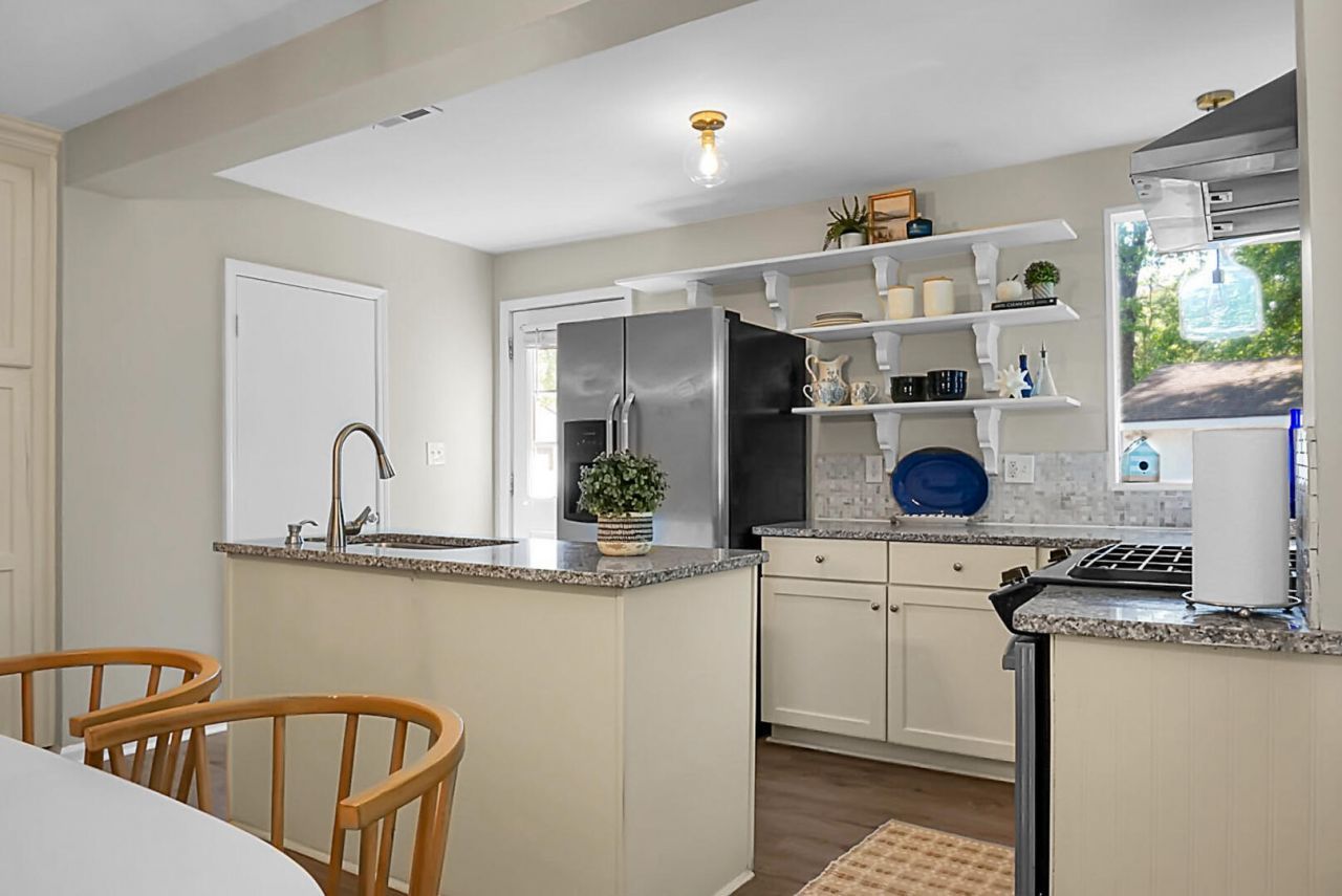 1010 Bradford Avenue Photo 14