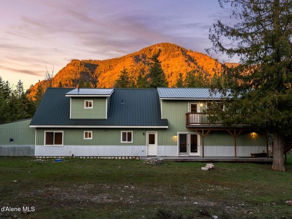 526 Mountain View Rd , Clark Fork, ID 83811