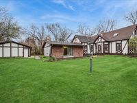 609 Forest Edge Lane, Des Plaines, IL 60016 primary photo