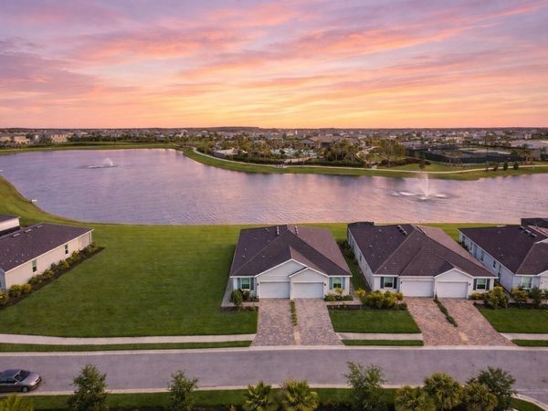 17817 PASTURELAND AVENUE, LAKEWOOD RANCH, FL 34211