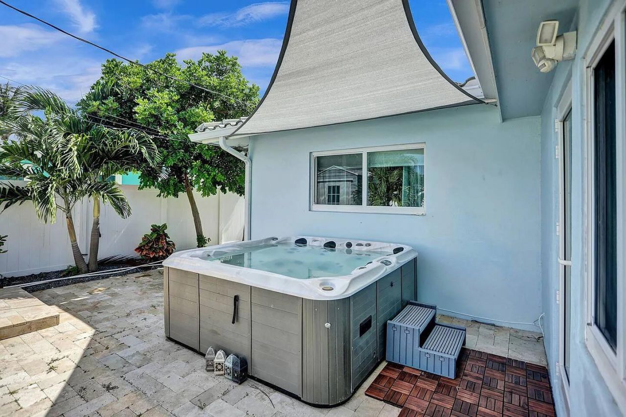 604 NE 25th Avenue, Pompano Beach, FL 33063 Photo