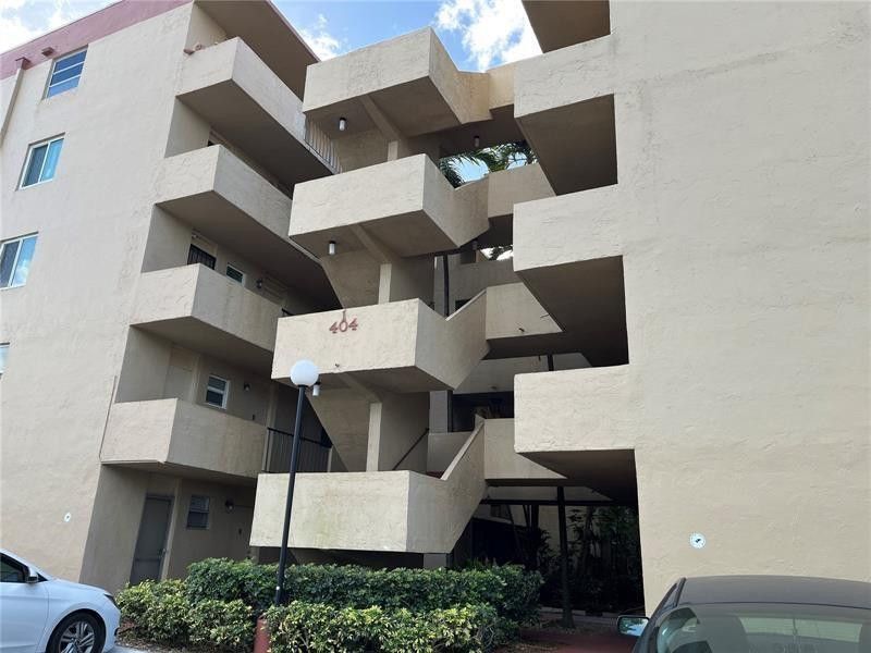 404 NW 68th Avenue, Unit 316, Plantation, FL 33317 Photo