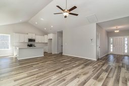 1140 Marley St. photo 4