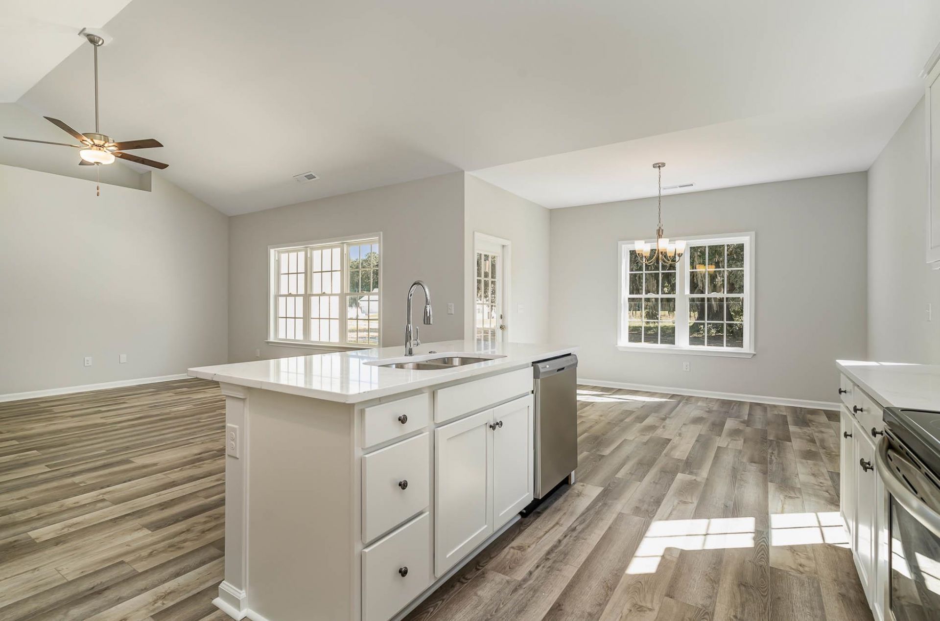 1140 Marley St. Photo 9