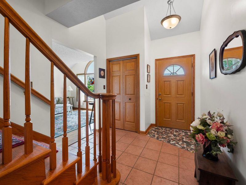 1102 Farmington Lane, Washington Court House, OH 43160 Photo 2