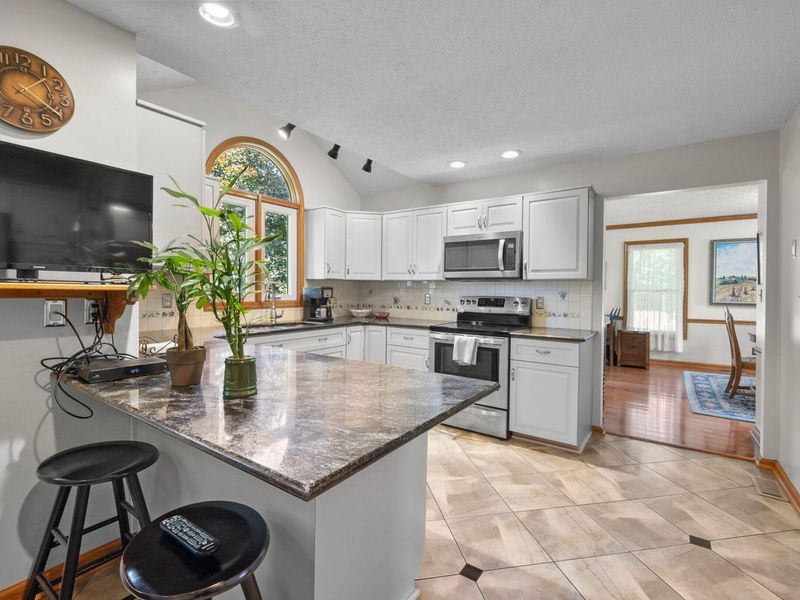 1102 Farmington Lane, Washington Court House, OH 43160 Photo 7