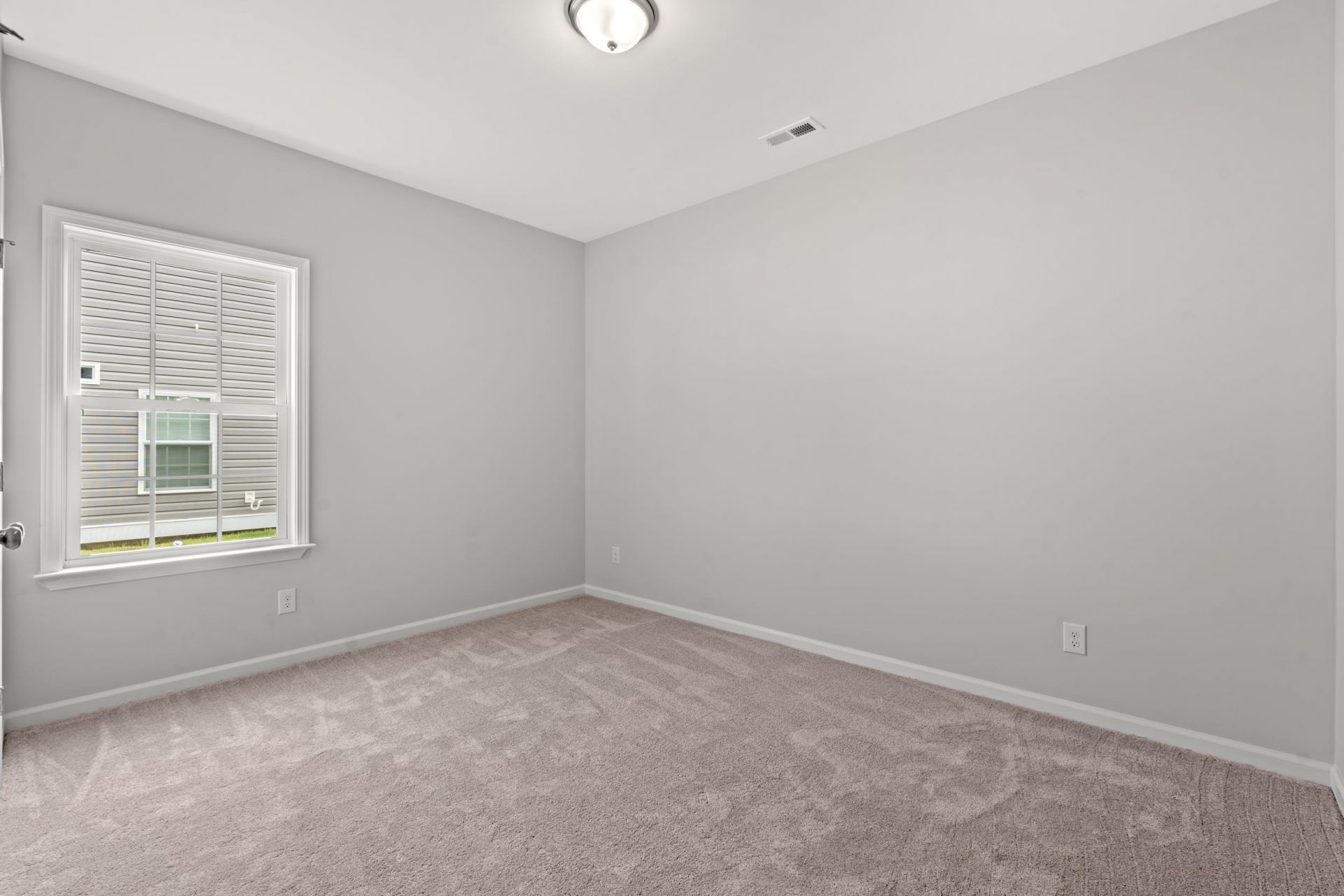 948 Woodside Dr. Photo 10