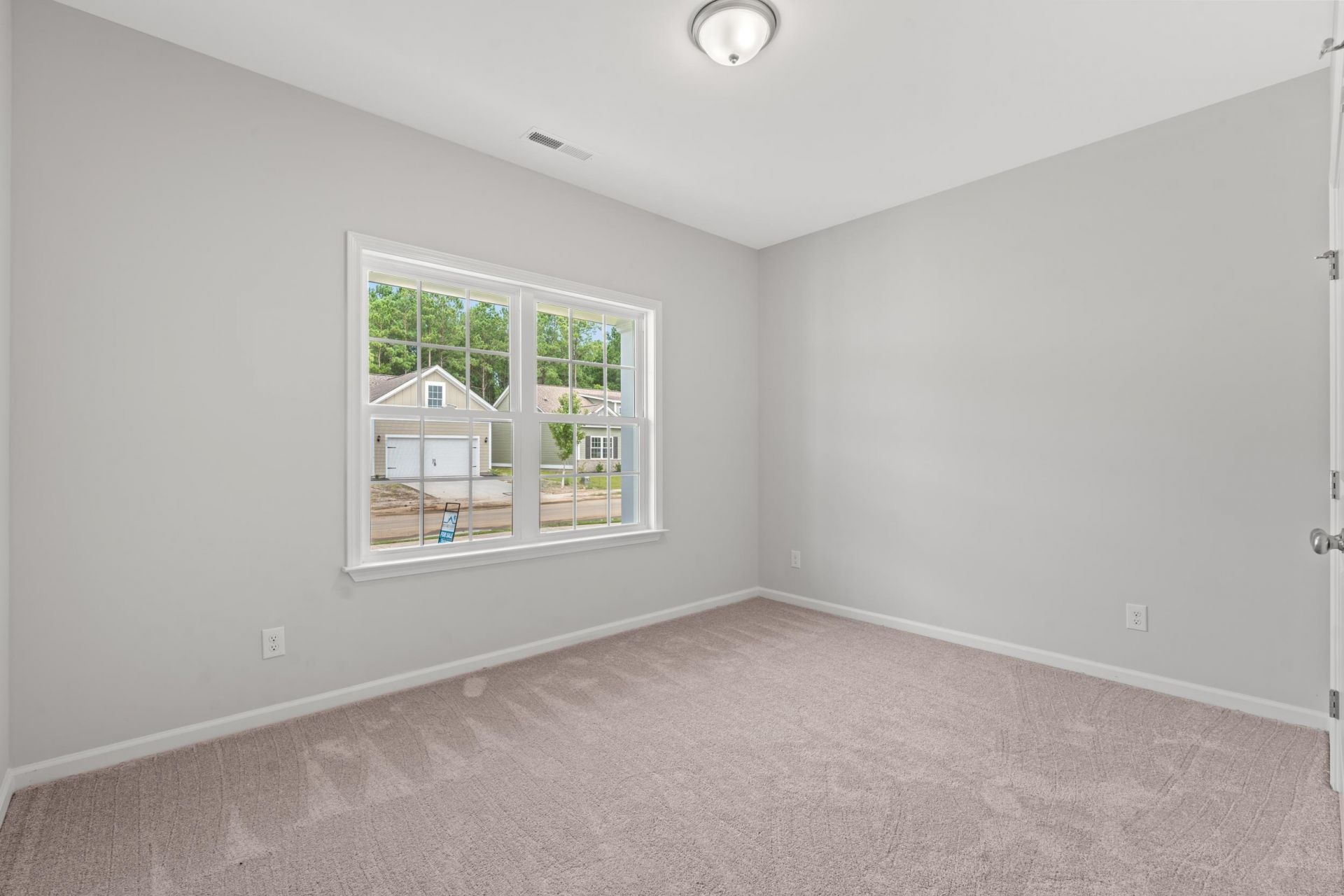 948 Woodside Dr. Photo 13