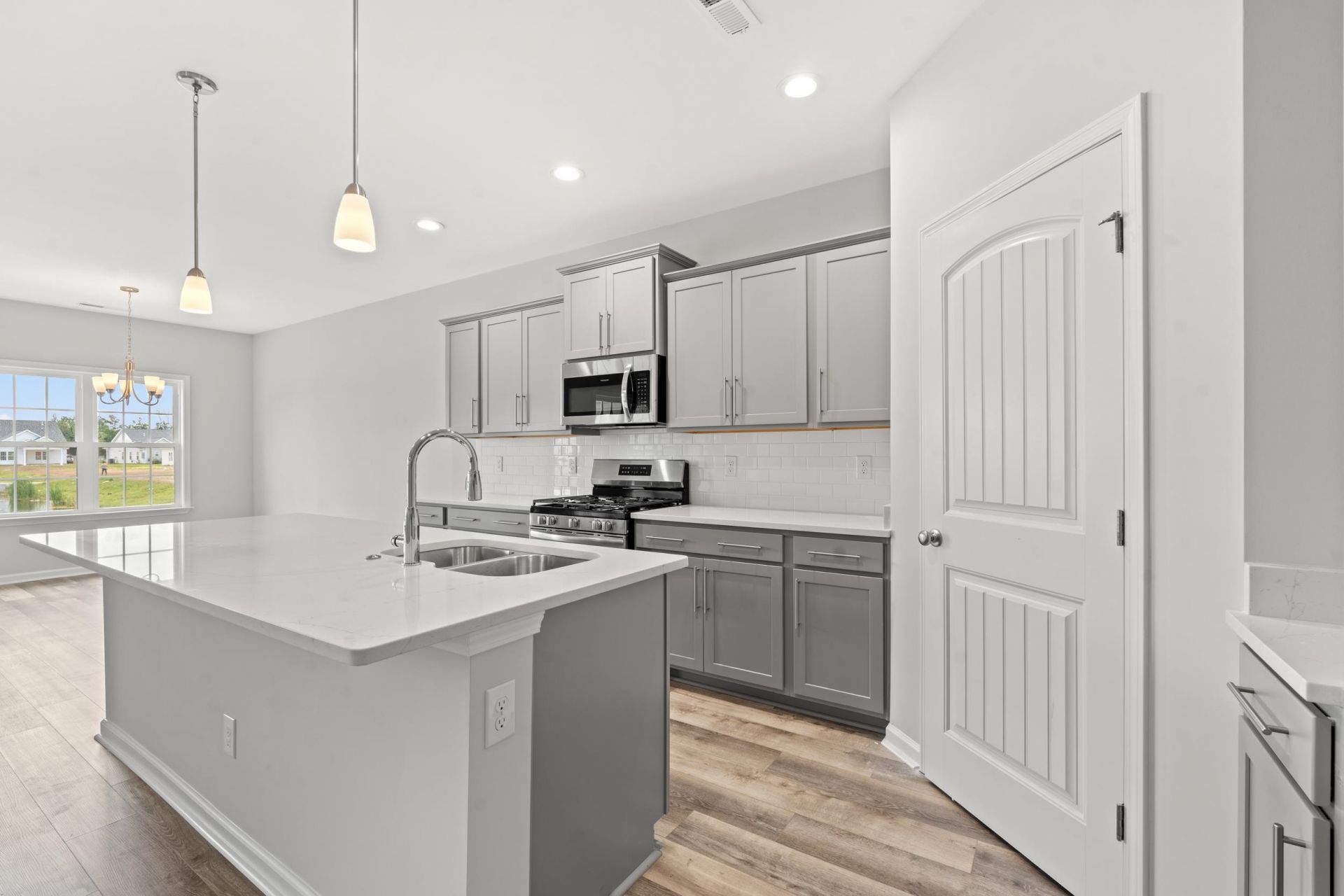 948 Woodside Dr. Photo 4