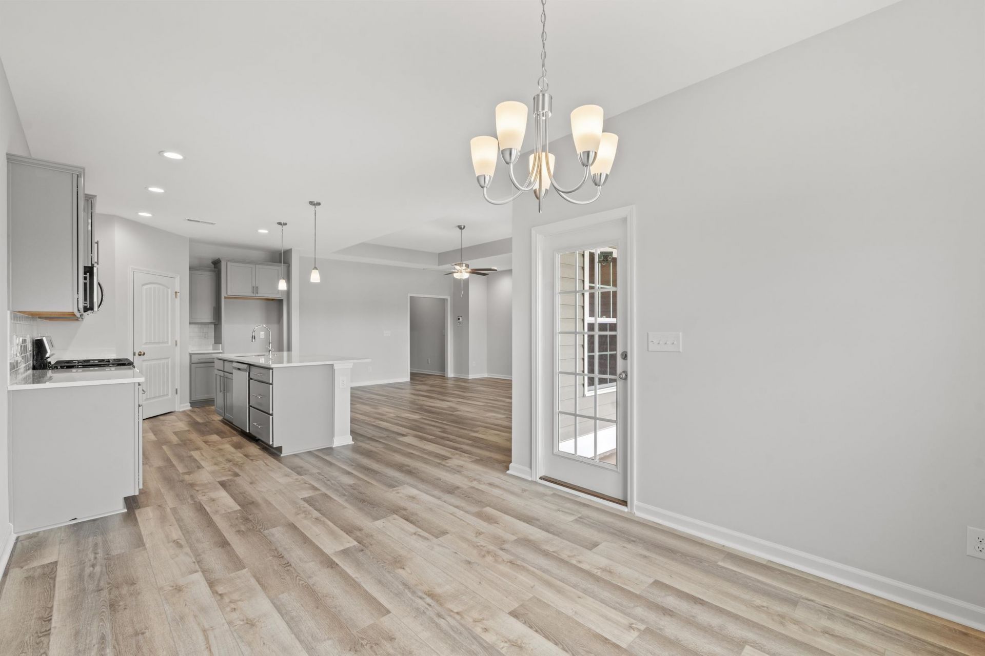 948 Woodside Dr. Photo 5