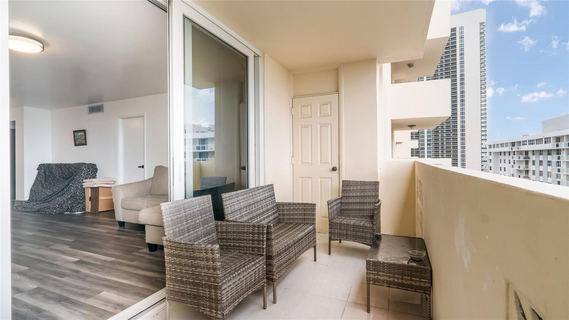 1833 S Ocean Drive, Unit 1608, Hallandale Beach, FL 33009 Photo