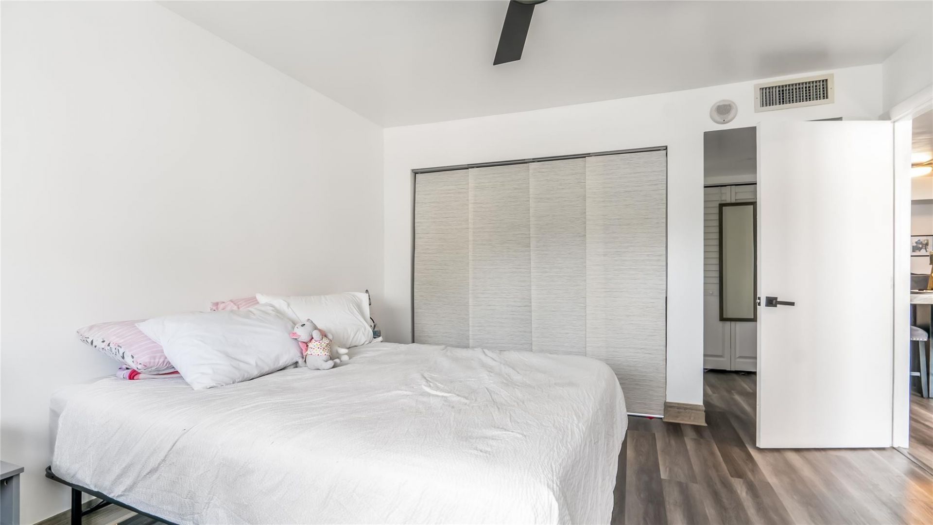 1833 S Ocean Drive, Unit 1608, Hallandale Beach, FL 33009 Photo