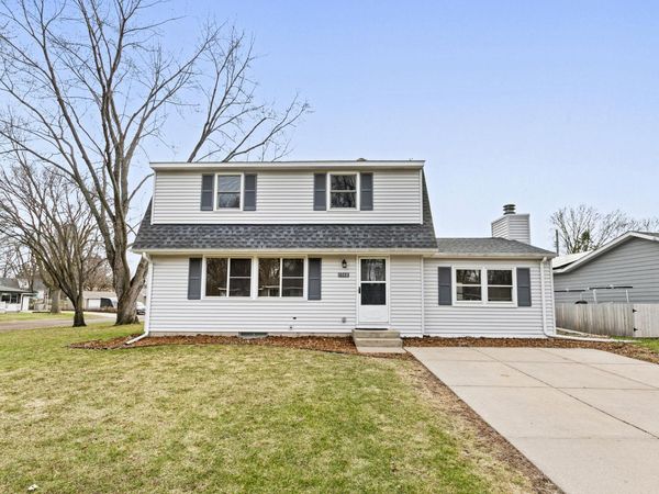 1948 Lakeaires Boulevard, White Bear Lake, MN 55110