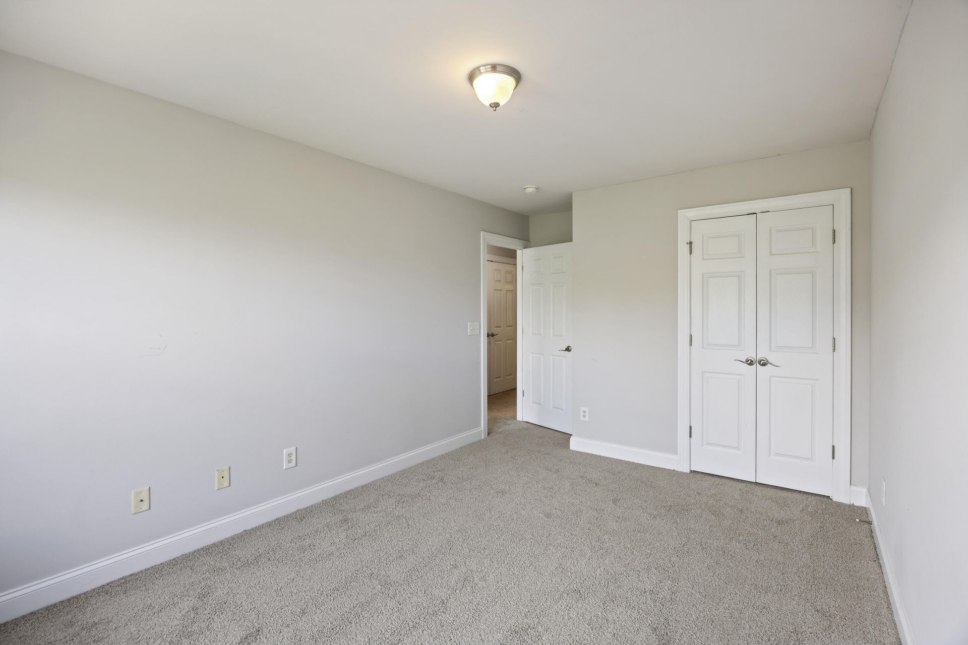 9019 Parlor Drive Photo 16