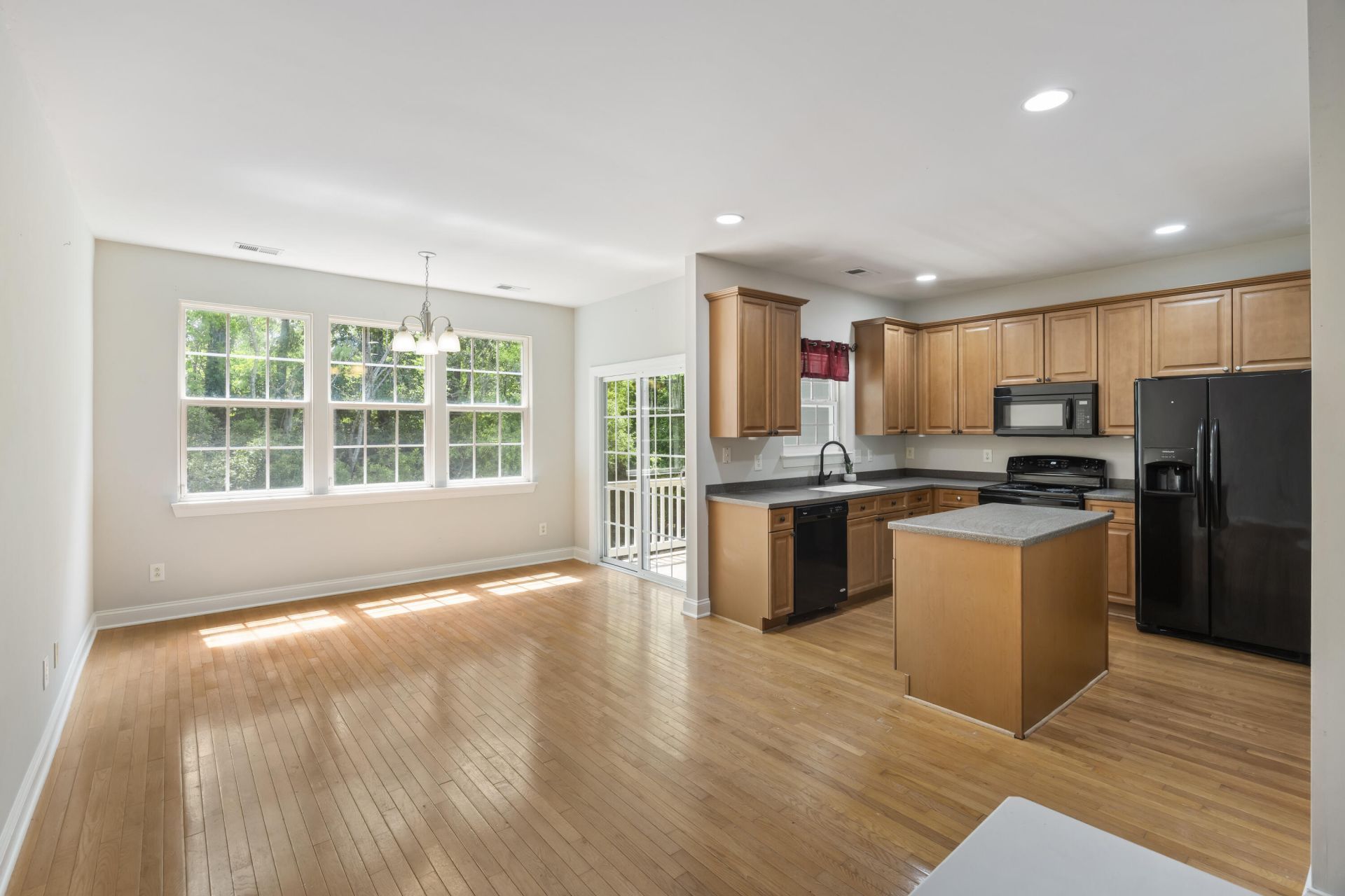 9019 Parlor Drive Photo 6