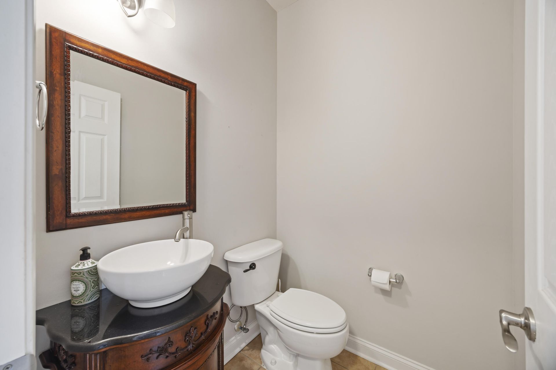 9019 Parlor Drive Photo 9