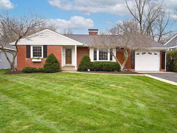 754 N Kenilworth Avenue , Glen Ellyn, IL 60137