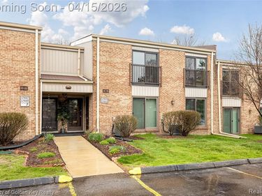 17953 University Park Drive, Livonia, MI 48152